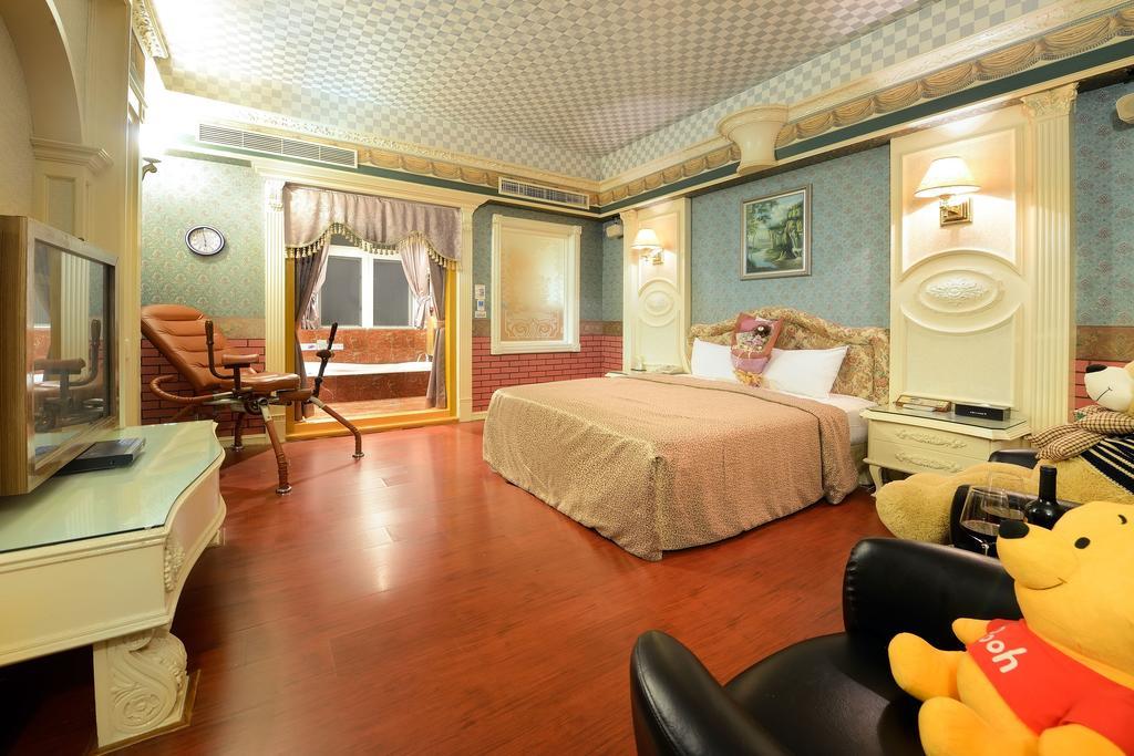 Holland Village Motel Tainan Exterior photo